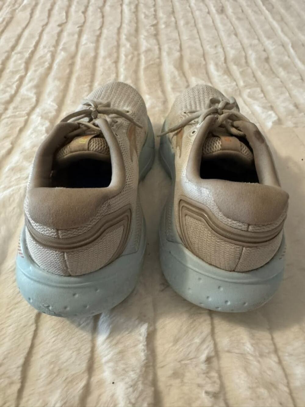 Men's Casual Sneakers Athletic Walking Shoes Beige Size 10 Pre Owned
